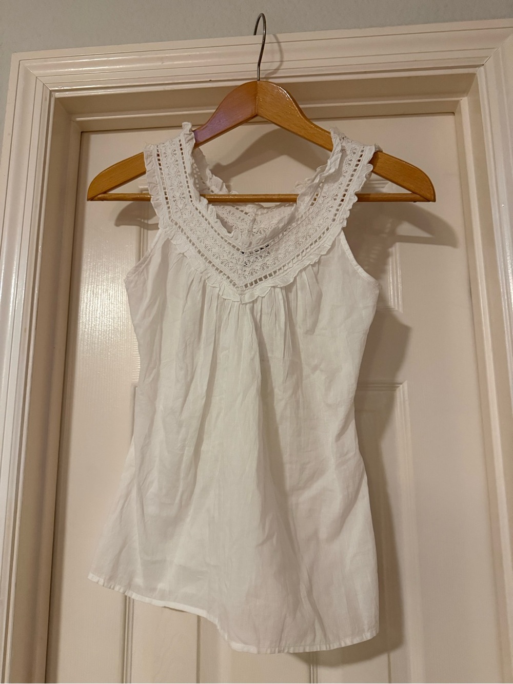 Passport White Crochet-Trim Sleeveless Camisole 100% cotton